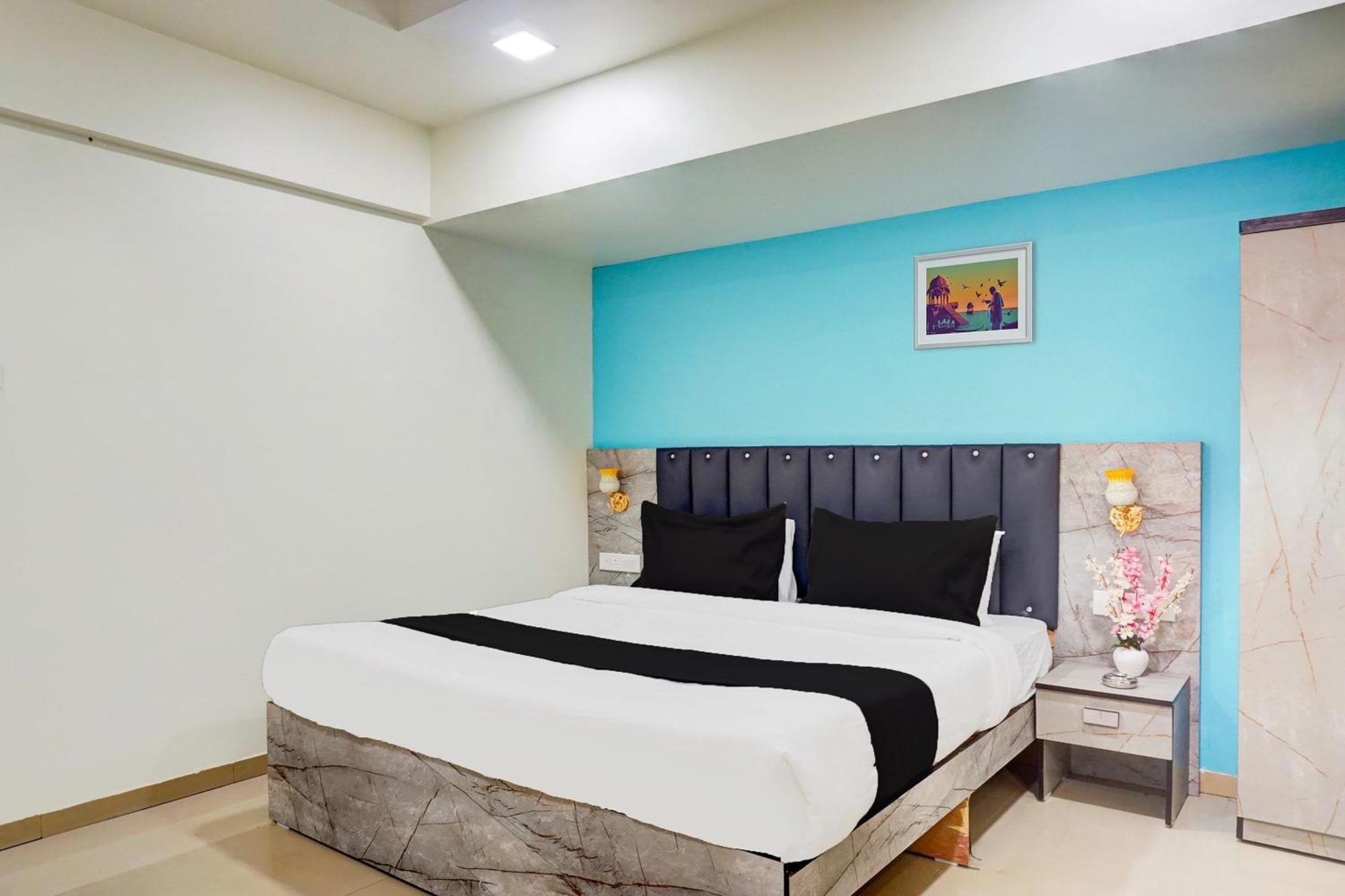 Yerandwane Super Collection O Vardhan Plaza מראה חיצוני תמונה